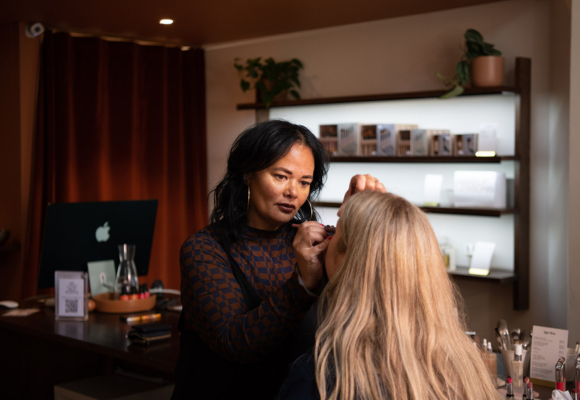 MAKEUP STUDIO