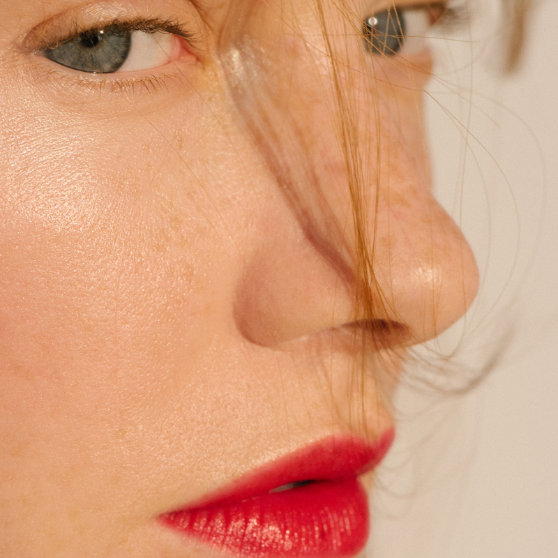 Manasi-7-All-Over-Colour-Alizarin-Model