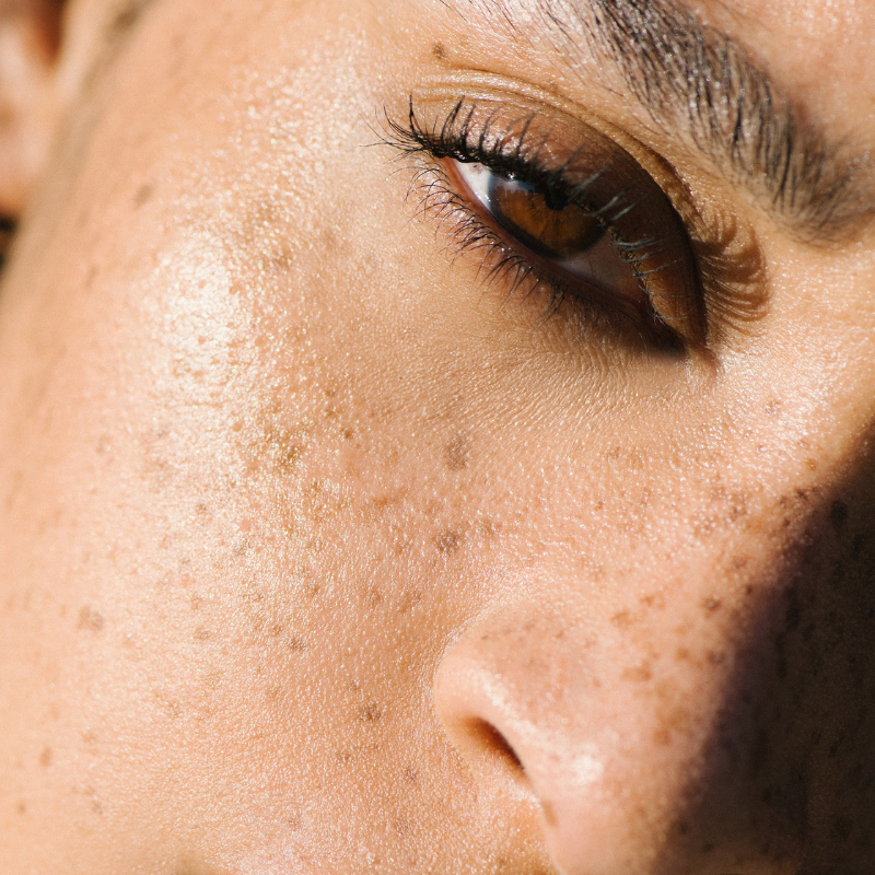 Manasi-7-Precision-Mascara-Model